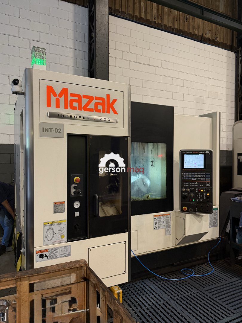 CENTRO DE TORNEAMENTO MULTITAREFA - MAZAK J200 - ANO 2013
